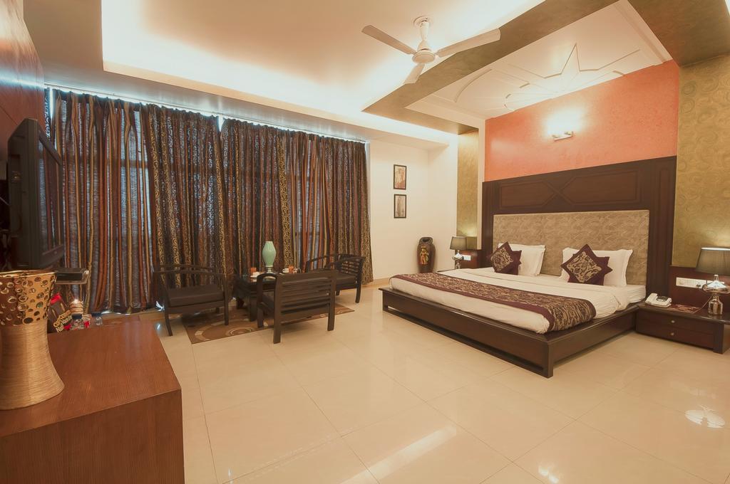 Delhi 37 Hotel