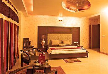 Delhi 37 Hotel 3*