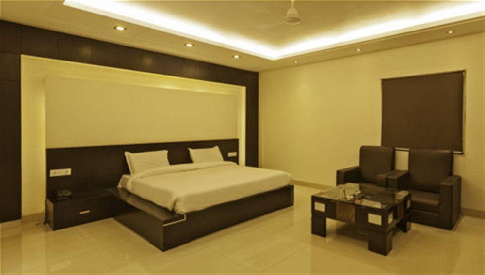 Hotel Delhi 37 3*
