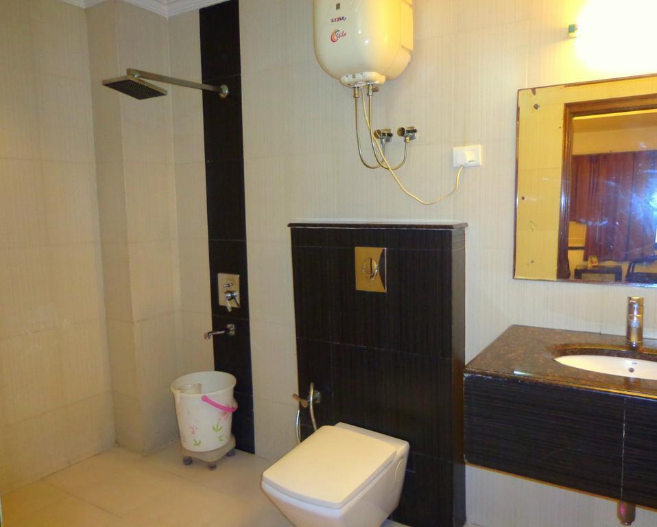 Delhi 37 Hotel