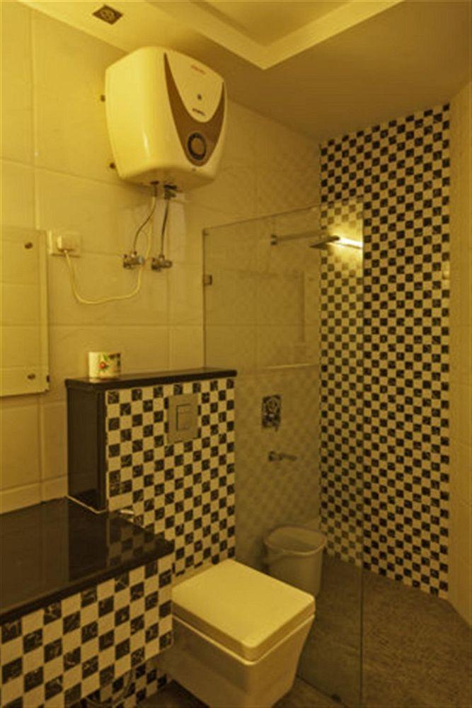 Hotel Delhi 37 3*