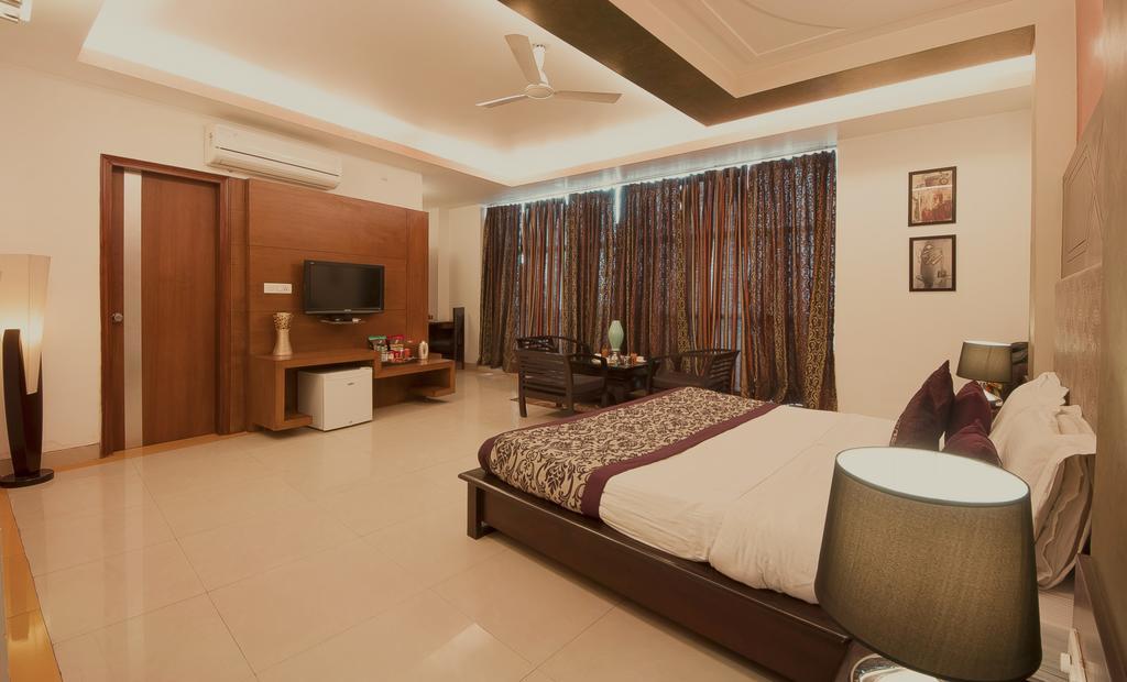 Delhi 37 Hotel