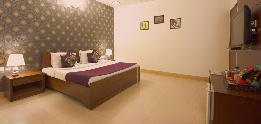 Delhi 37 Hotel New Delhi