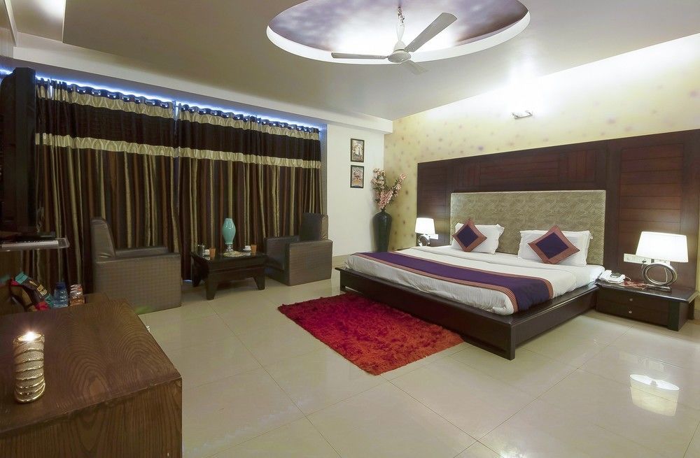 Delhi 37 3*