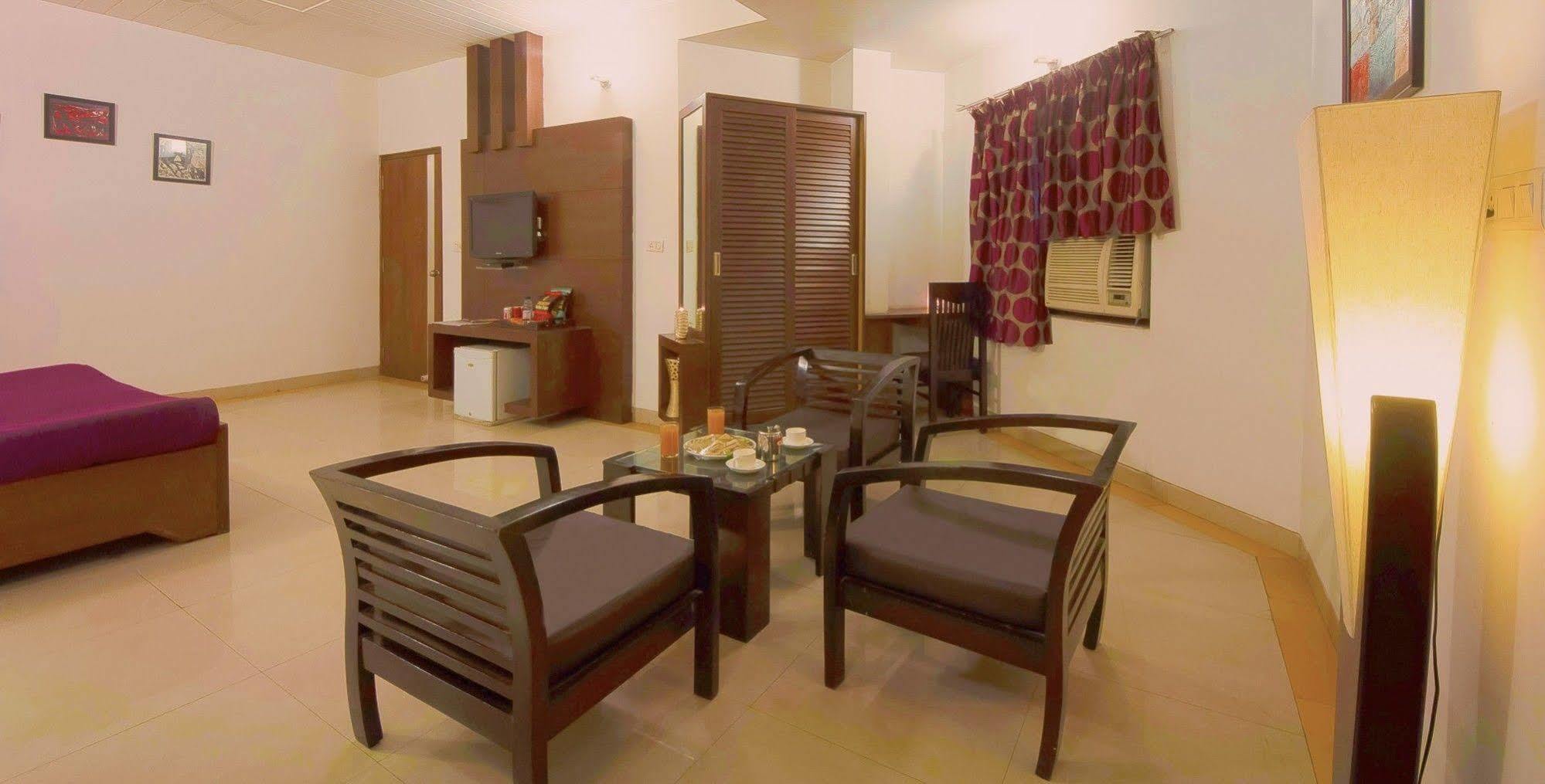 Delhi 37 Hotel