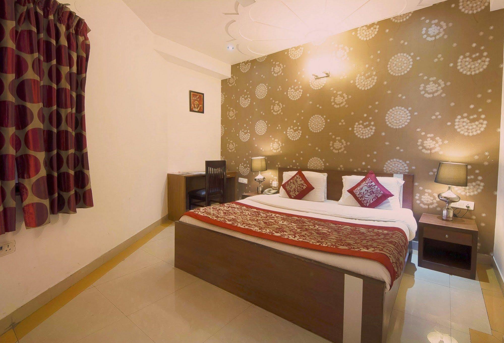 Delhi 37 Hotel New Delhi